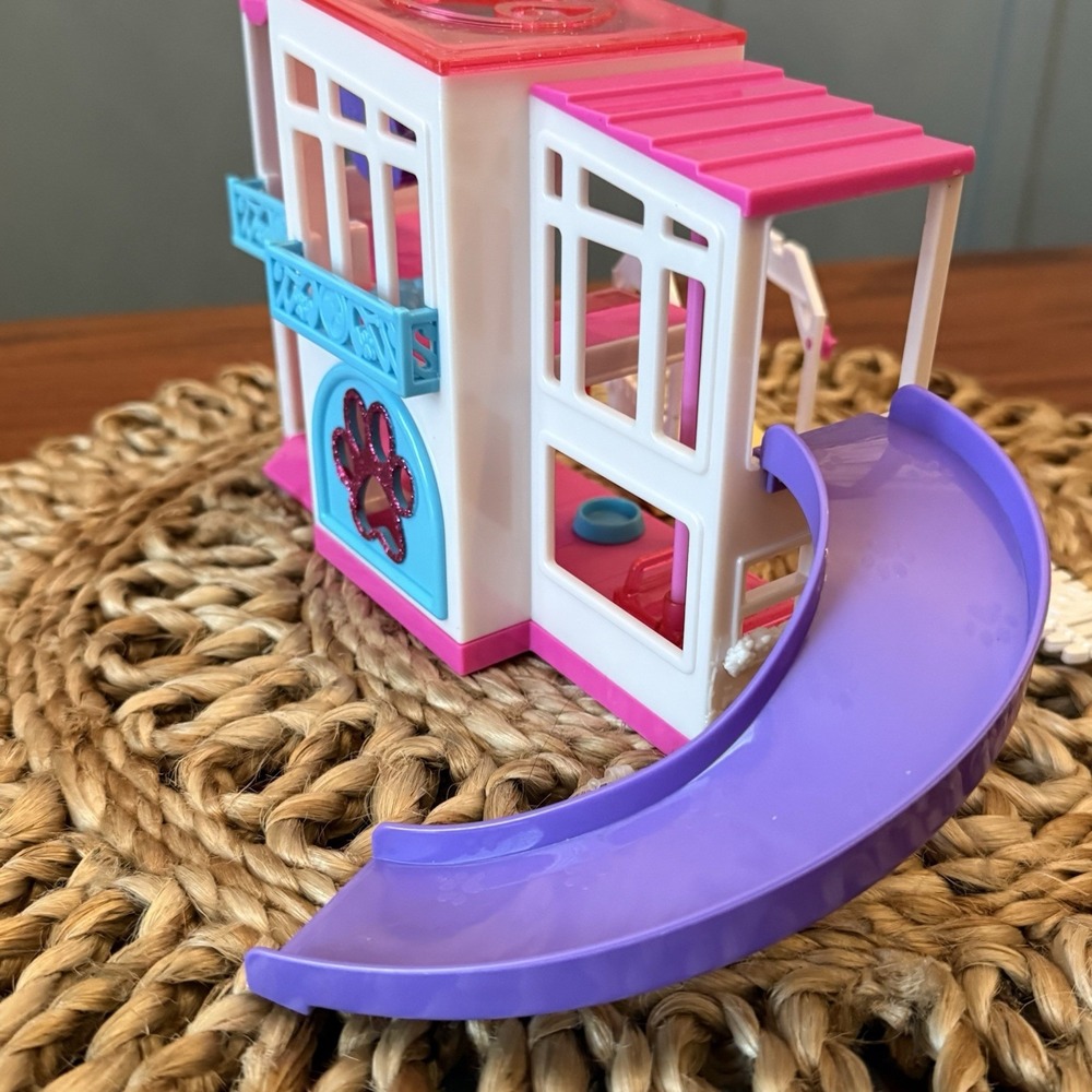 Barbie Pet Care Puppy Playhouse – Slide, Elevator, Swing, Patio Fence, Table - Picture 9 of 10